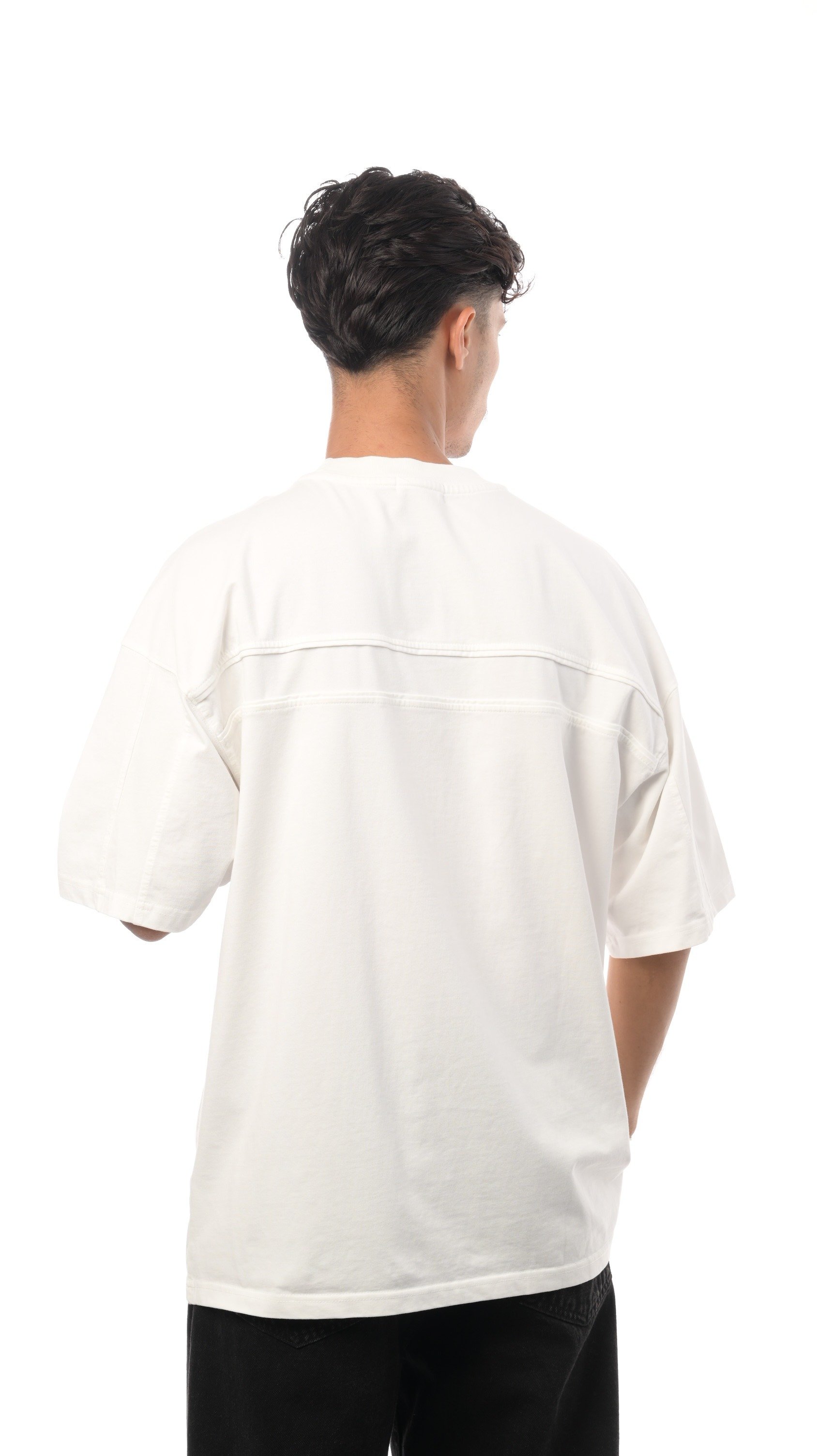 تيشيرت لايت لاين من إكسوبلانت بساطة وأناقة عصرية