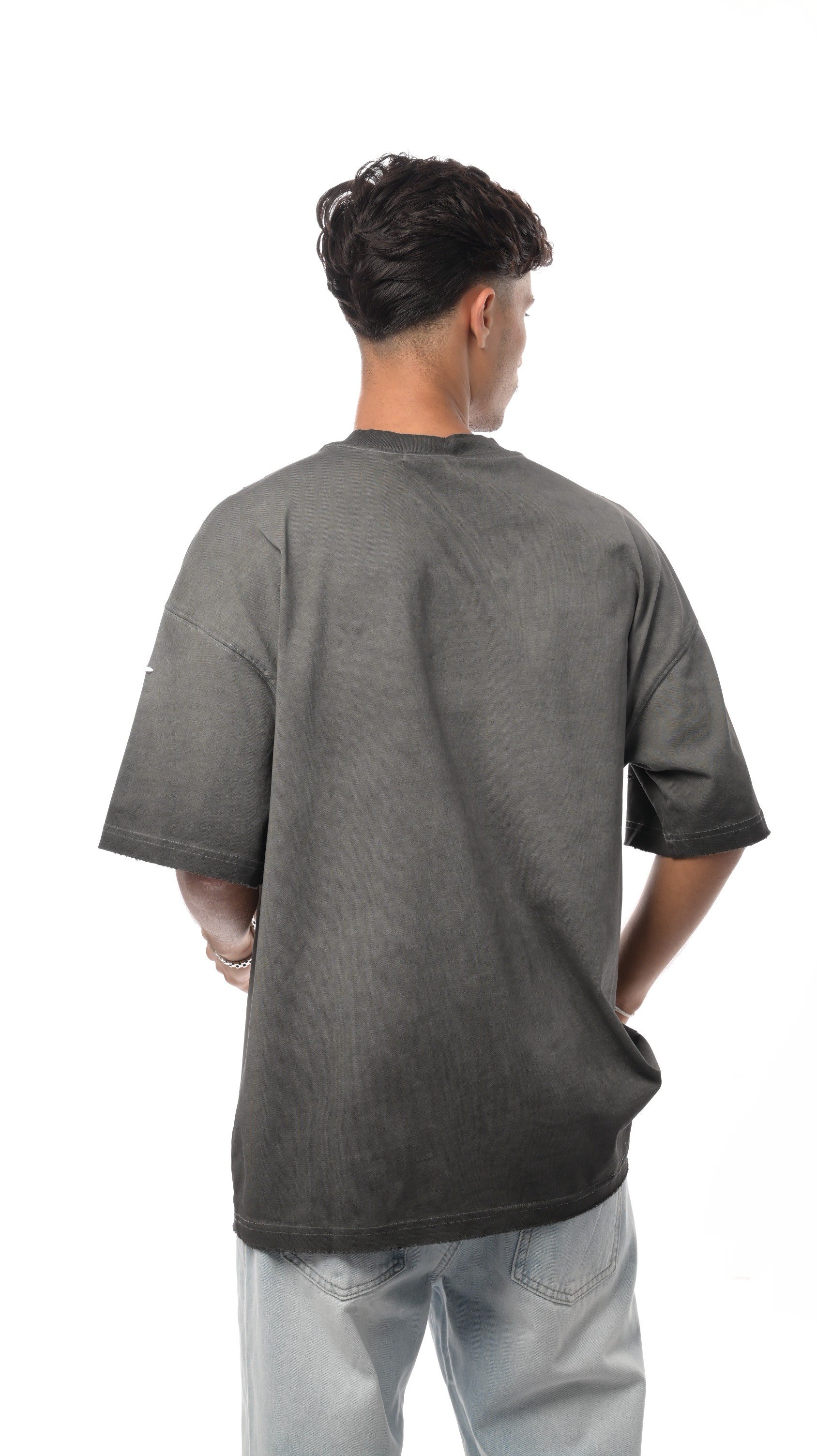 تيشيرت سيركل ويف من إكسوبلانت ستايل جريء بلمسة هندسية