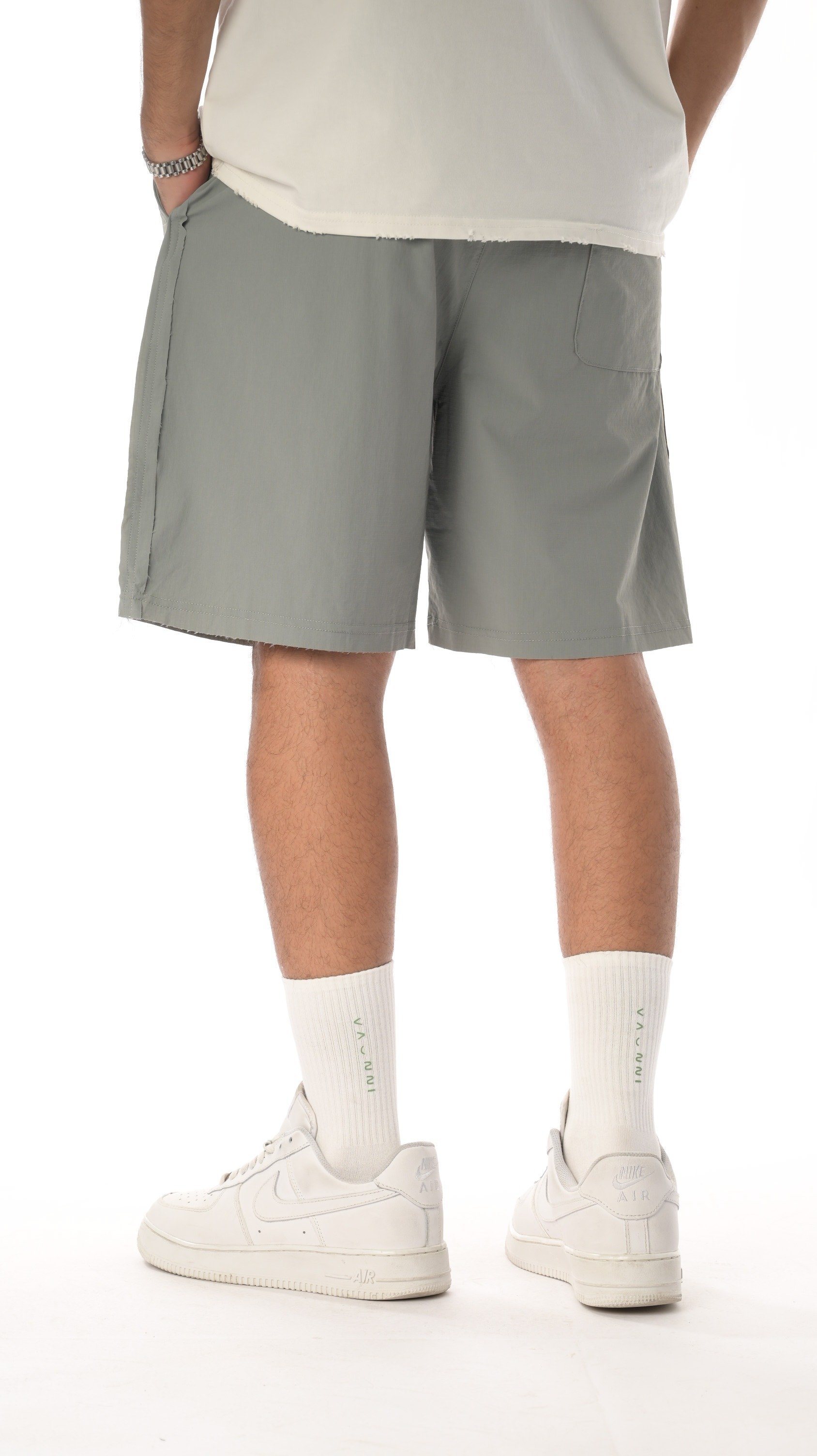 شورت موشن لاين من إكسوبلانت أسلوب عملي بلمسة أنيقة