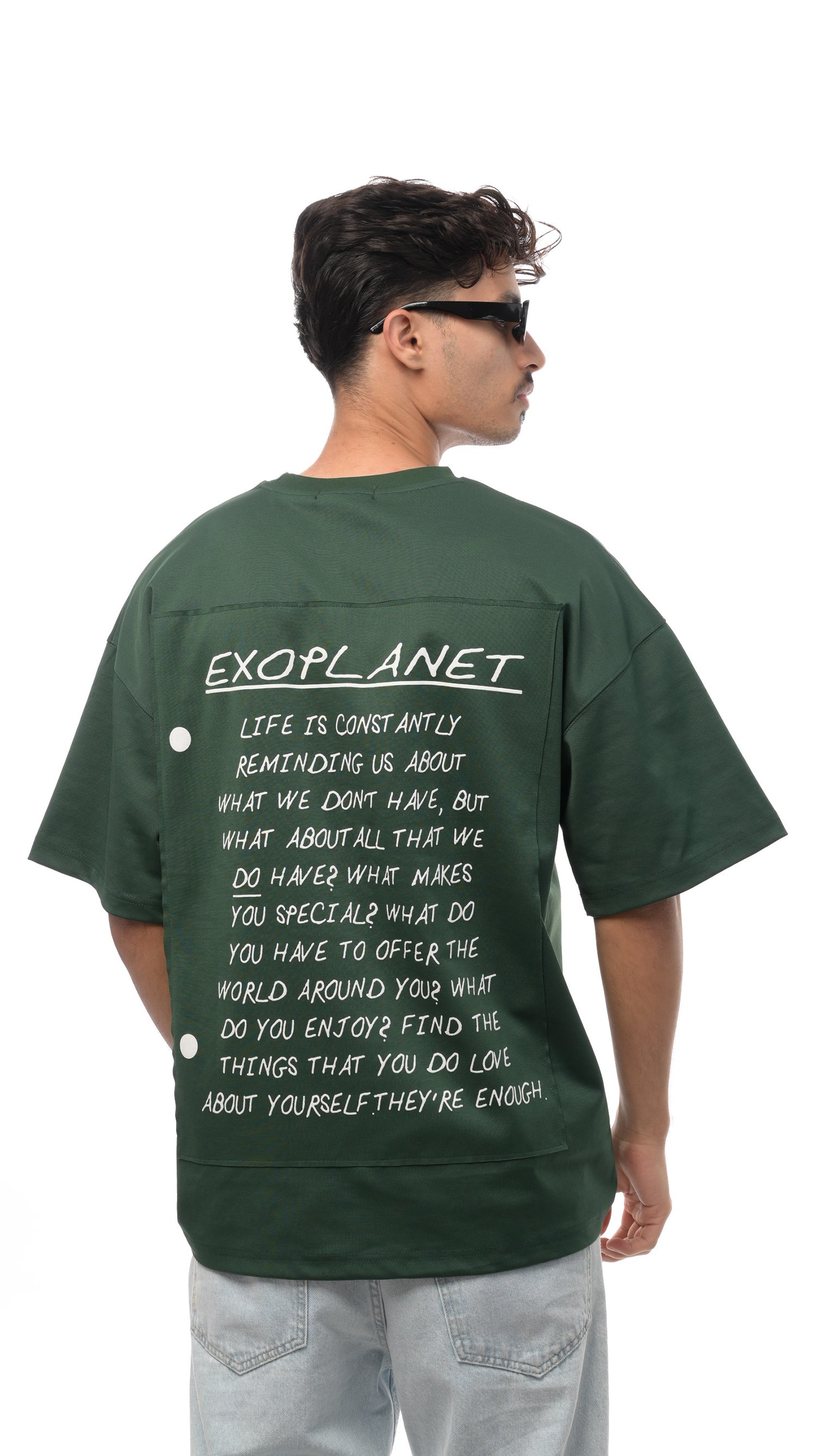 تيشيرت إكسوبلانت بتصميم عصري وانيق