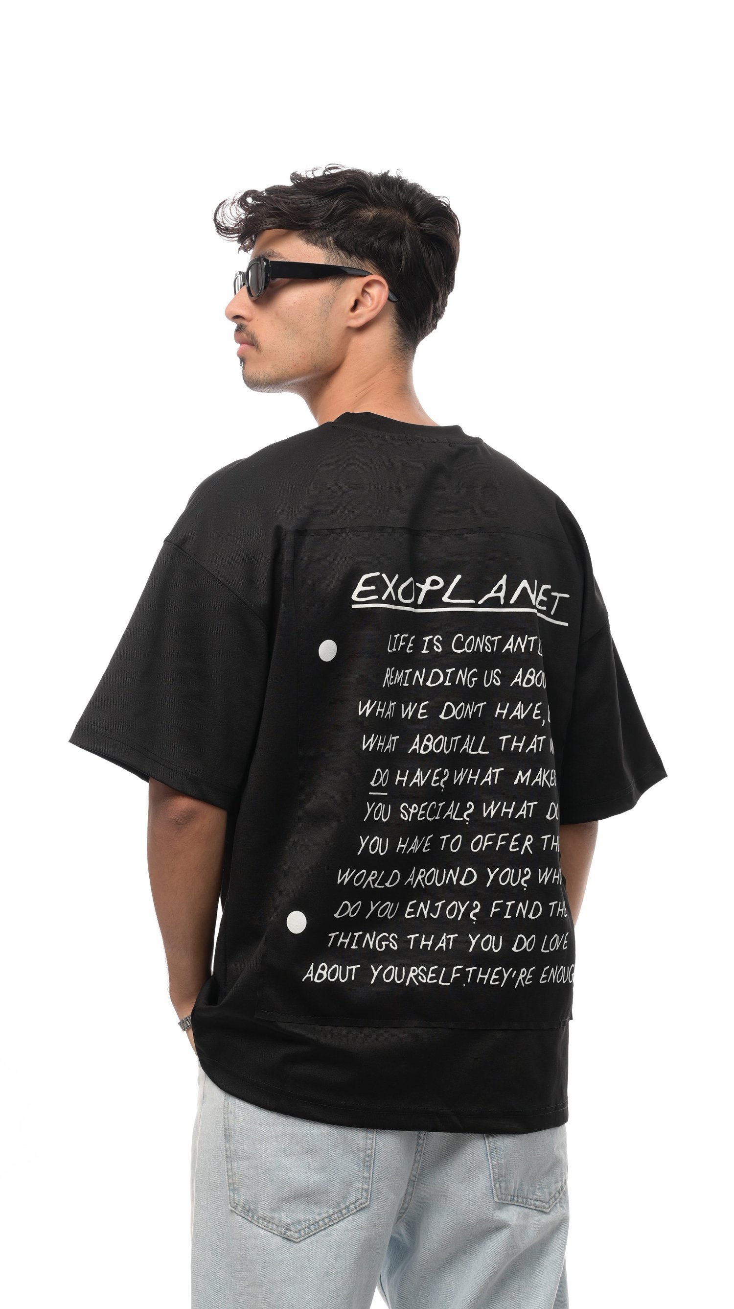 تيشيرت إكسوبلانت بتصميم عصري وانيق