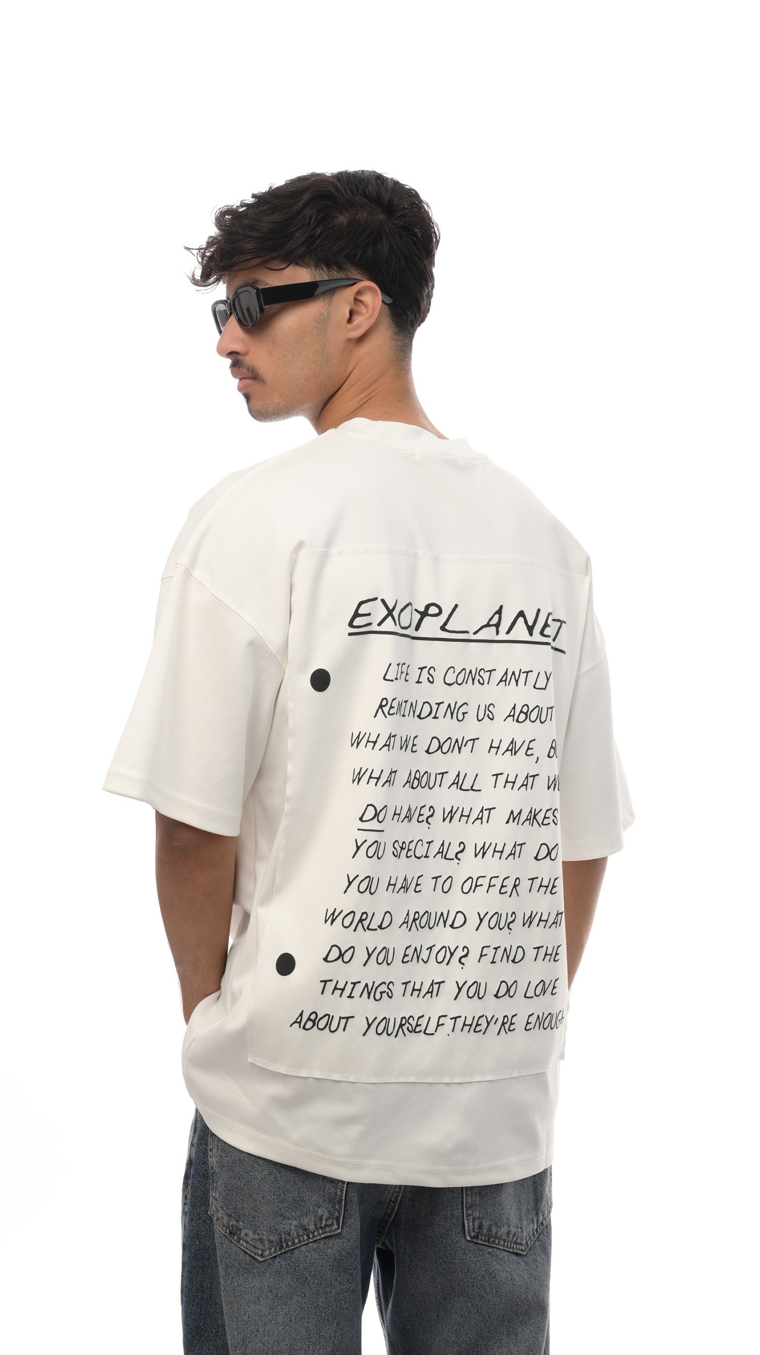 تيشيرت إكسوبلانت بتصميم عصري وانيق