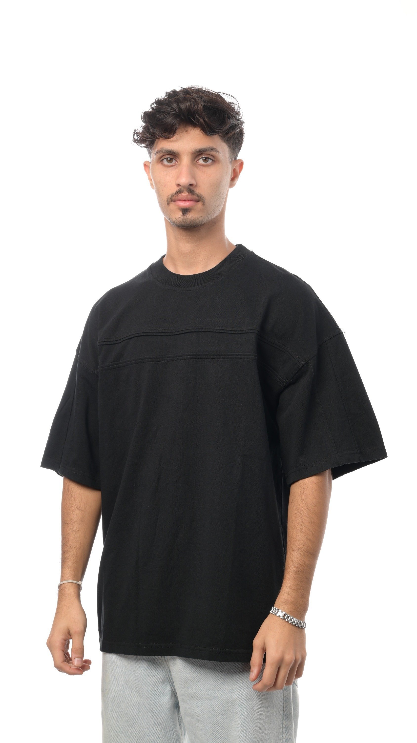 تيشيرت لايت لاين من إكسوبلانت بساطة وأناقة عصرية