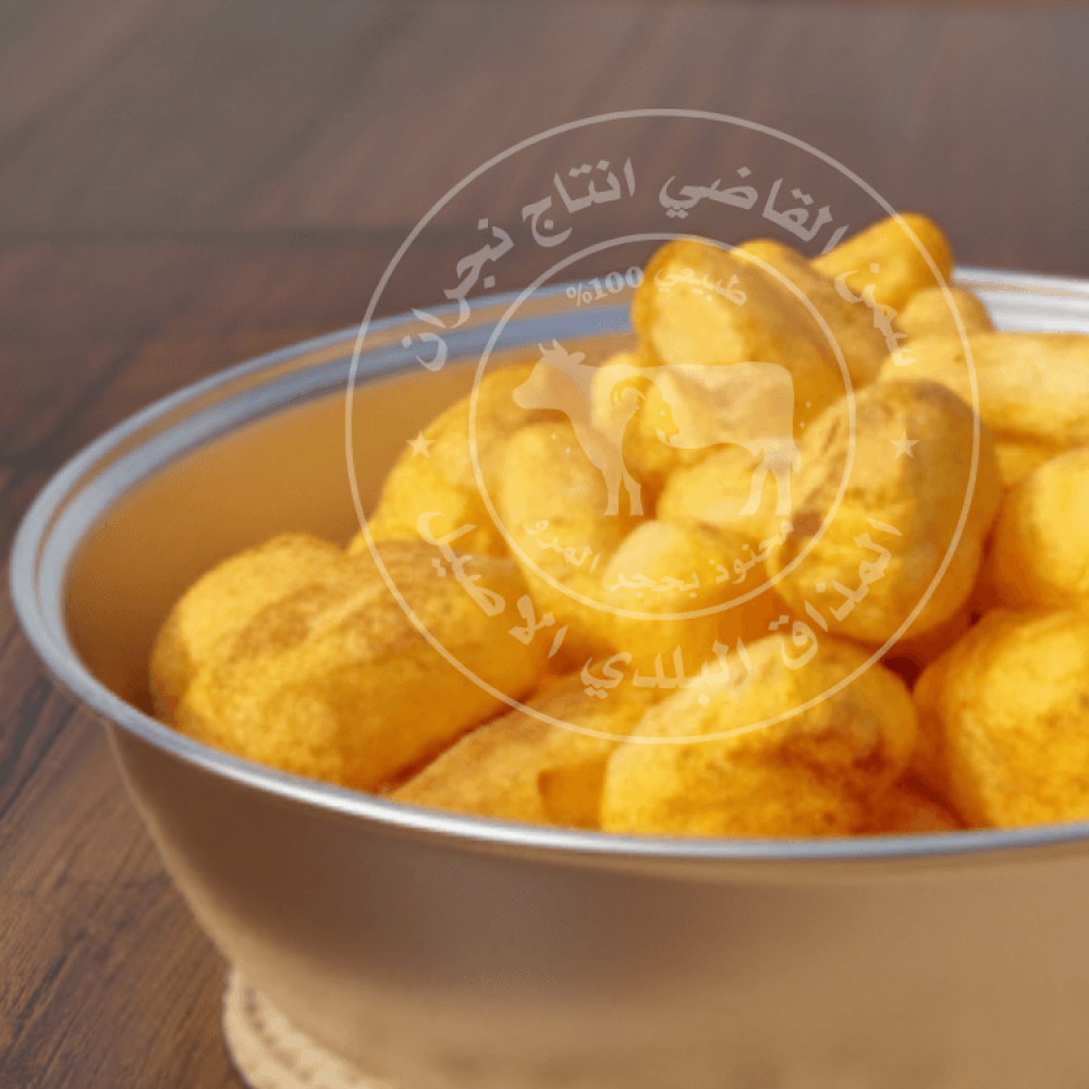 زبدة بلدي خام مستخرجة من اللبن الرائب قبل التحنيذ بسمن نجران