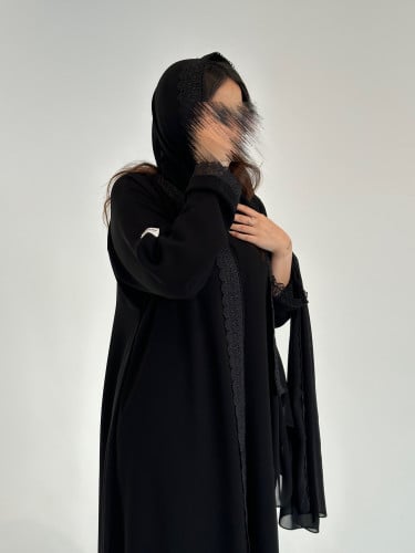 N1 عباية كريب أسود فاحم مع دانتيل