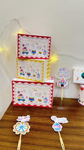 بوكس احمر ثيم العيد ( بدون تعبئة)