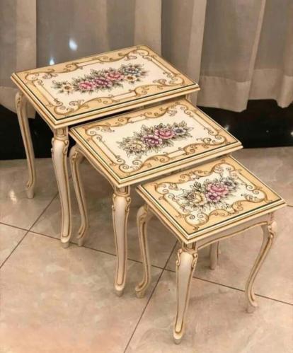 طقم طاولات متداخلة