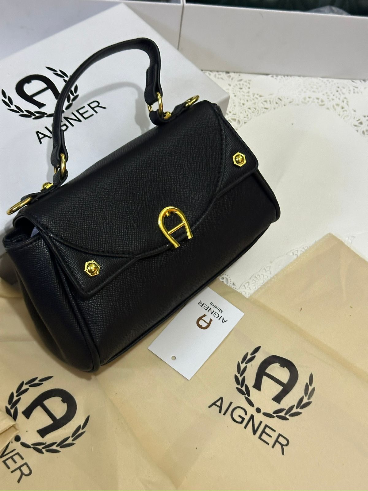 極美品 AIGNER エンボスレザー 2way バッグ 斜めがけ h914 Aigner bag | Java Boutique | Java Boutique