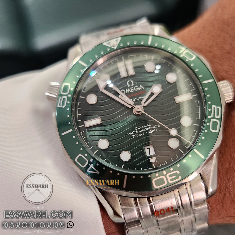 Omega Seamaster Professional watch - size 42 - green dial