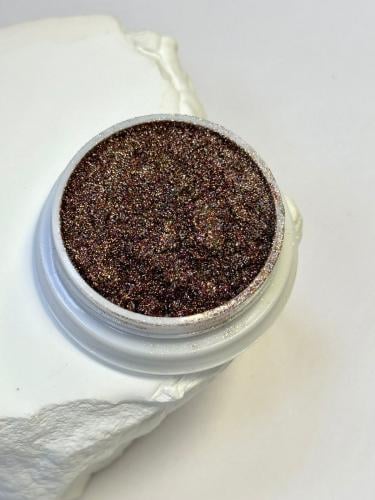 بودرة كروم للأظافر باللون النحاسي