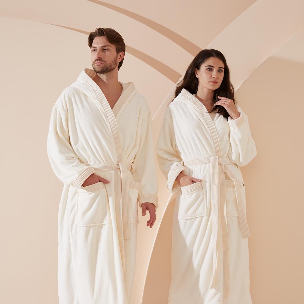 روب مودرن اوف وايت بقبعة ريفي - Off White Modern Robe with A Cab Reefi