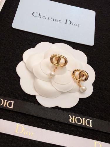 حلق DIOR