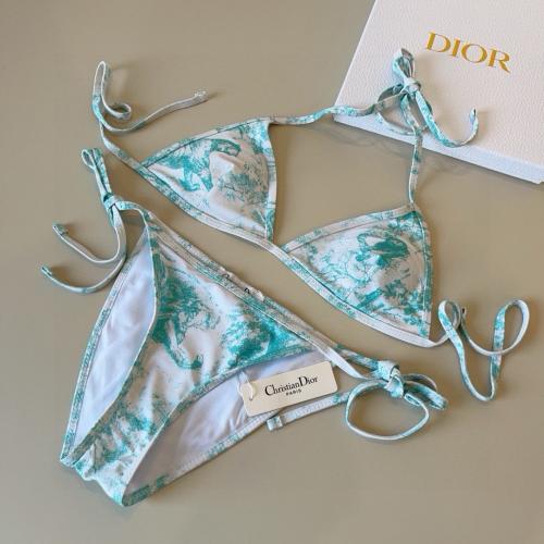 بكيني من DIOR قطعتين