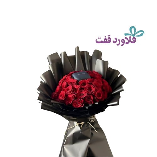 اسوره تومي وباقه ورد