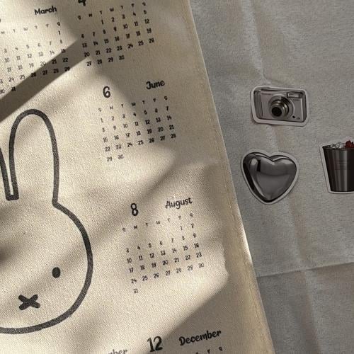 تقويم قماشي جداري - بطبعة Miffy