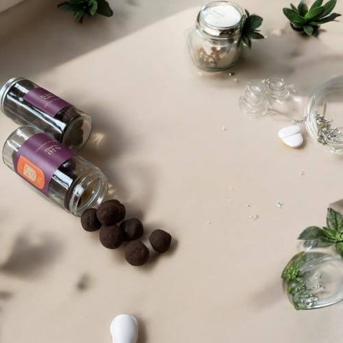 دلكة سوداء مع عطر
