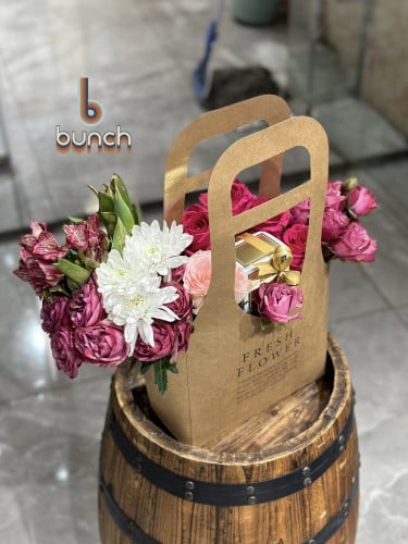 حامل ورد مع بستاني 250 جرام