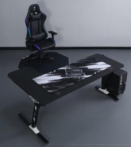 كرسي قيمنق وطاولة زاوية - أسود RGB