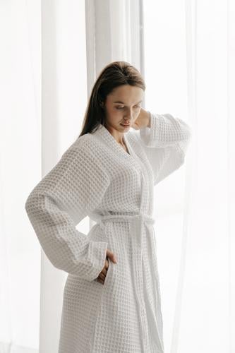 ابيض / White