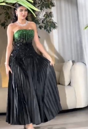 فستان نسائي