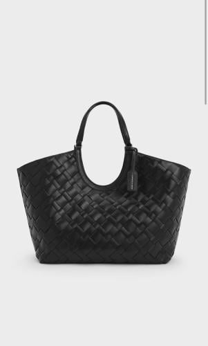 شنطة charles & keith