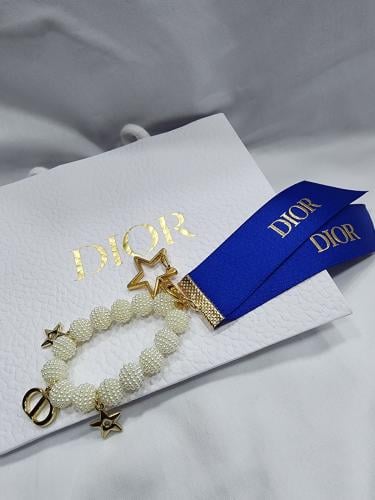 ميدالية dior