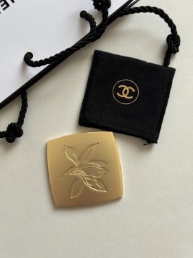 مراية مقاس ميني chanel