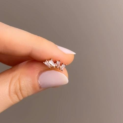Sparkle stud