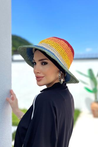 قبعة القش الملونة