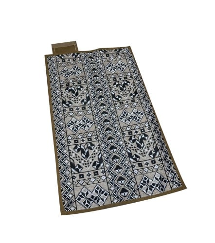 فرشة عابر نقش أعجمي أسود