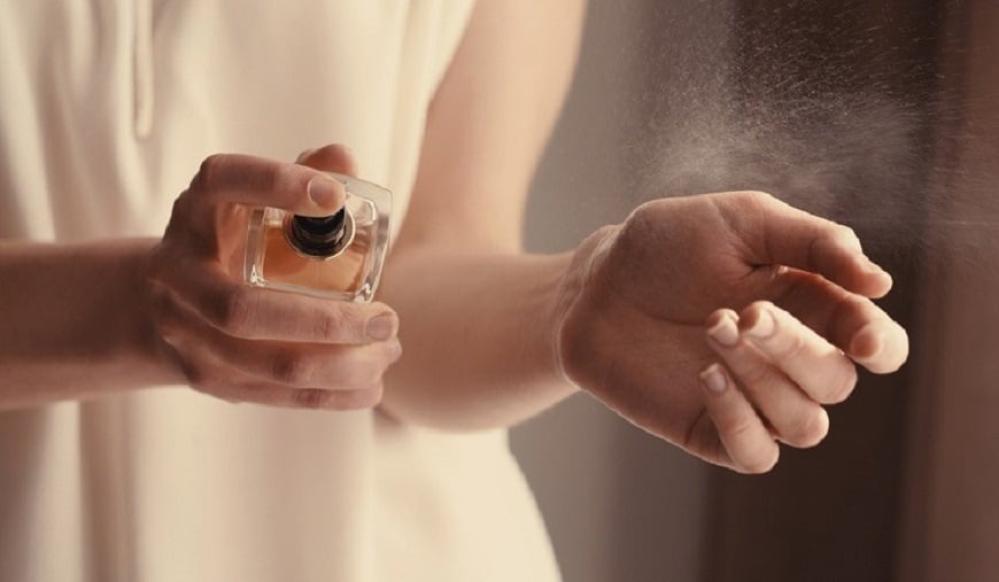 Do perfumes cause headaches? Discover the truth and the impact of scents on your health.