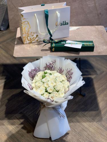 بكج أوف وايت نظارات شمسية مستطيلة للجنسين & باقه و...