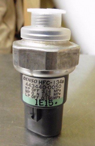 PRESSURE SWITCH TOYOTA HONDA ACCORD CIVIC No 10366J   برشر سوتش هوندا