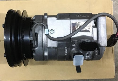 12688J# كمبروسر مكيف كاتربيلر / COMPRESSOR TRACTOR CATERPILLAR  WITH CLUTCH A-1