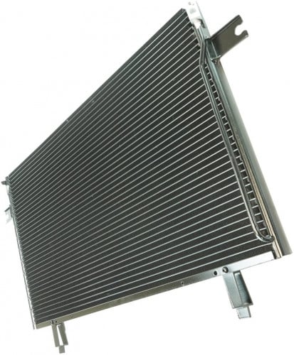 CONDENSER NISSAN PICK UP 96-97 No 10512T كوندنسر نيسان وانيت