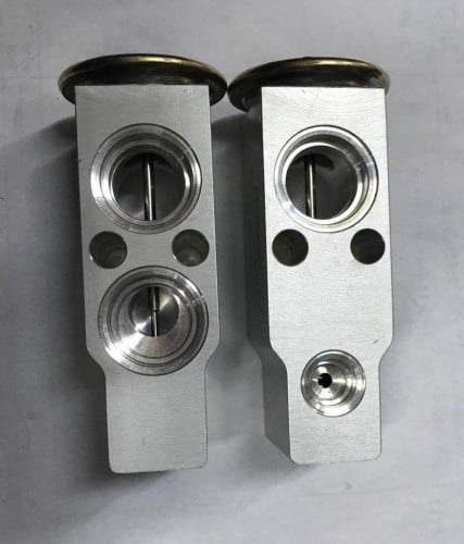 EXPANSION VALVE NISSAN URVAN AC EDGE No 127013J    بلف نيسان اورفان