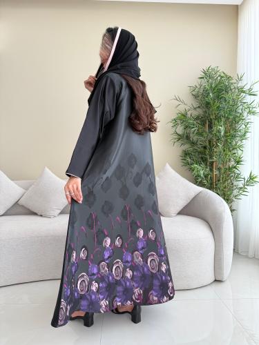 عبايه سوداء من قماش التفته بقصه كلوش مع طرحه
