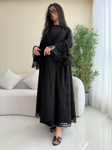 عبايه سوداء مع دانتيل بالاكمام وجانبي العبايه مع ط...