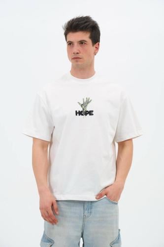 تيشيرت بتطريز كلمة HOPE