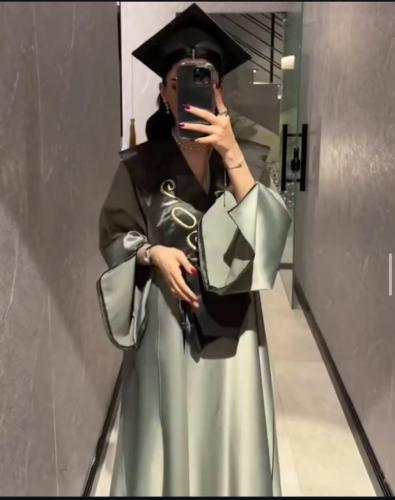 عبايات تخرج لون زيتي