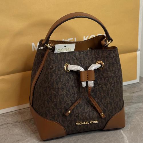 شنطة مايكل كورس