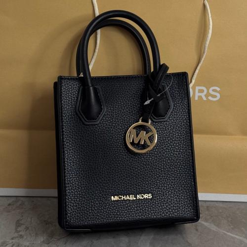 شنطة مايكل كورس