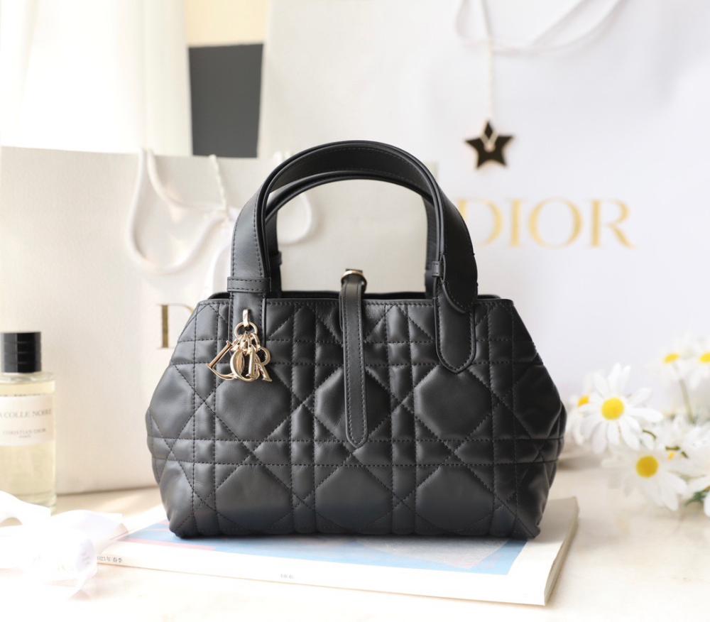 DIOR-  Toujours