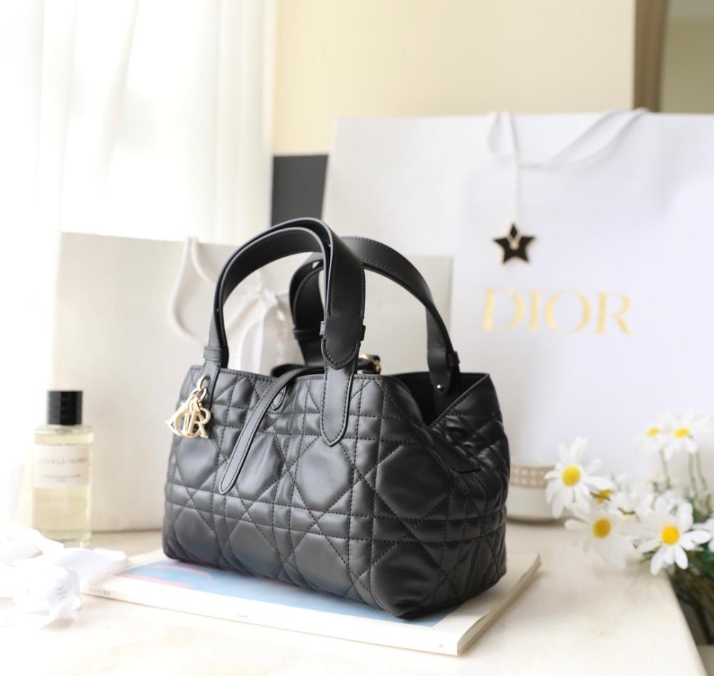 DIOR-  Toujours