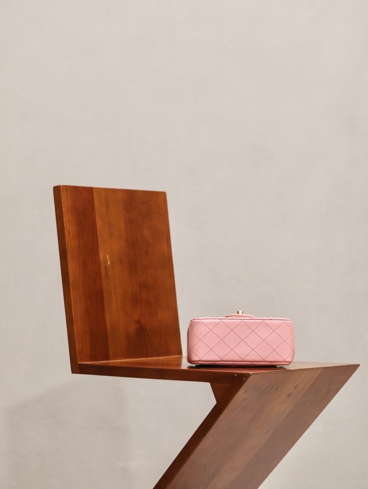 CHANEL- mini