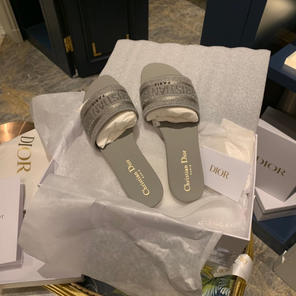 DIOR