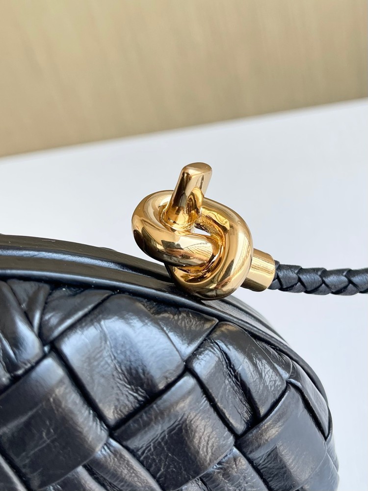 BOTTEGA
