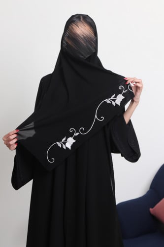 طرحه بتطريز يدوي ابيض