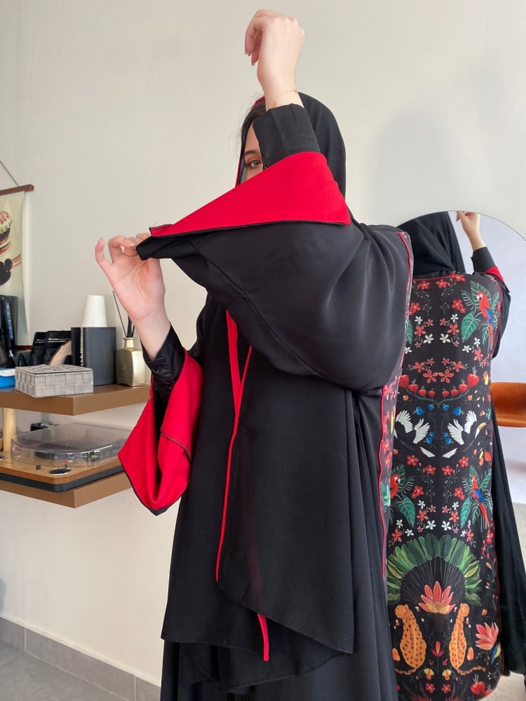 عباية ملكي تفاصيل راقية وخامة عالية الجودة