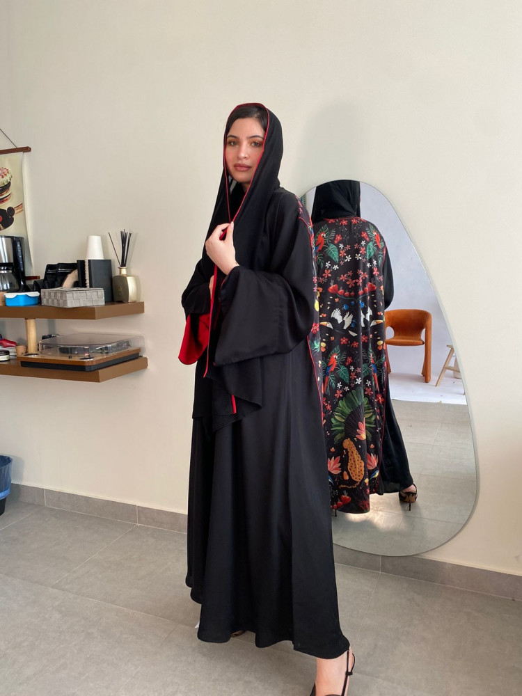 عباية ملكي تفاصيل راقية وخامة عالية الجودة